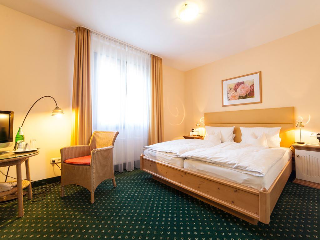 Landhotel Der Schwallenhof Bad Driburg Phòng bức ảnh